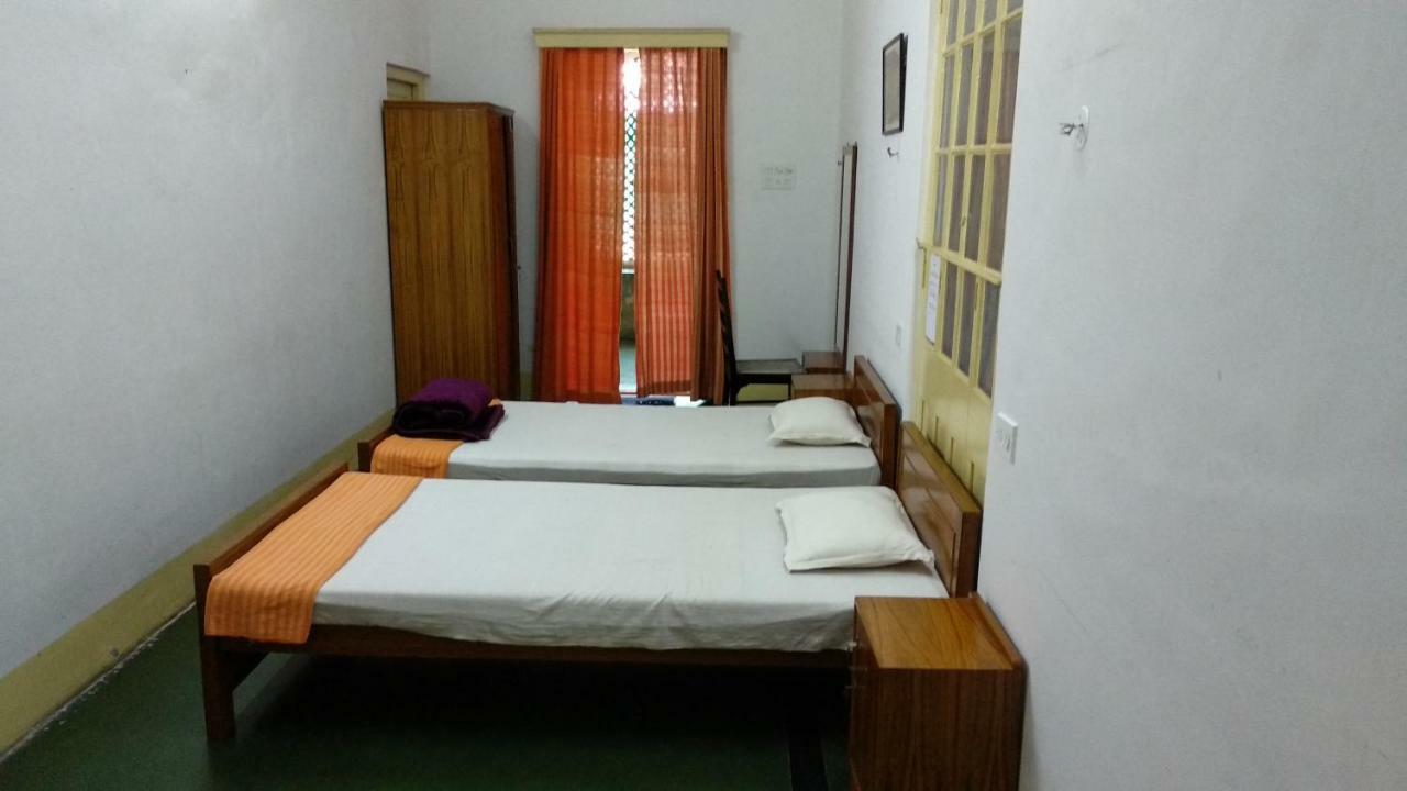 Ywca Gallway Hotel