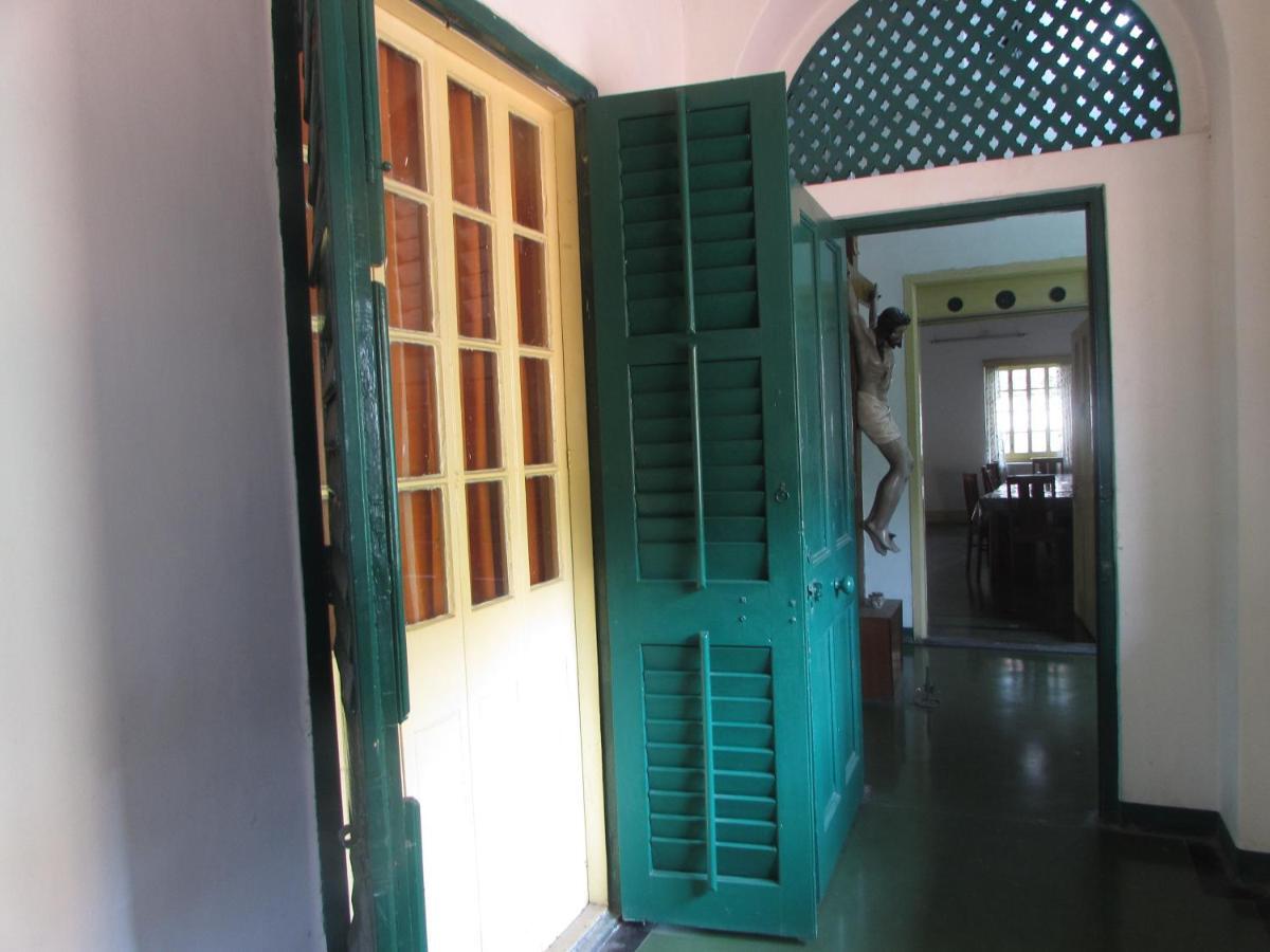 Hotel Ywca Gallway Kolkata